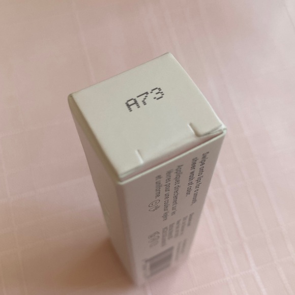 Glossier Generation ZIP Lipstick - Picture 5 of 6